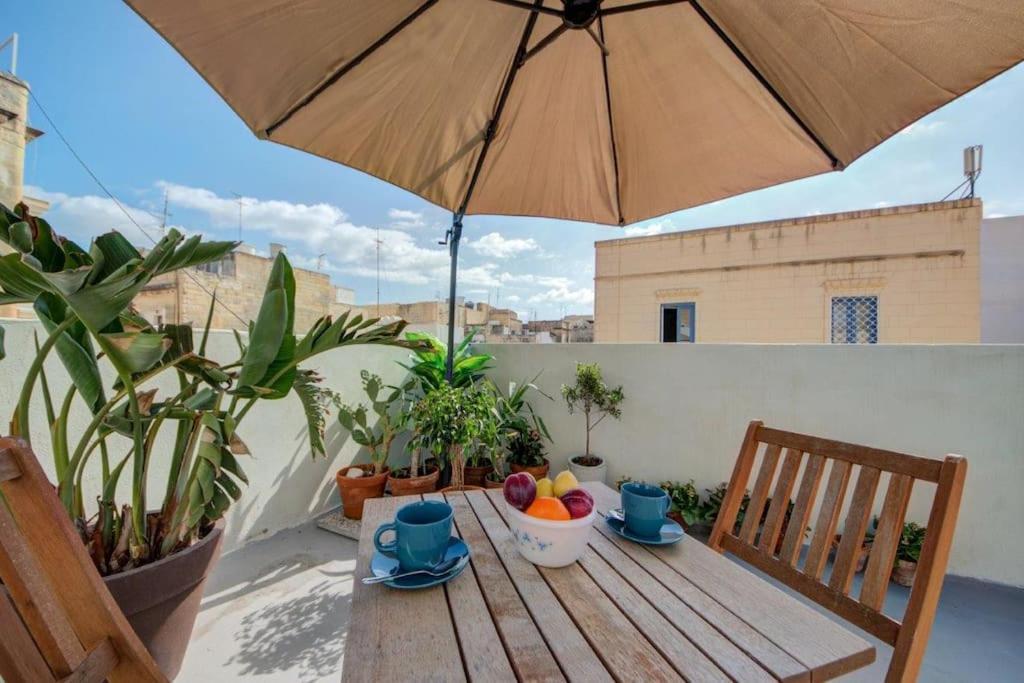 Traditional Maltese Town House In Floriana Eksteriør billede